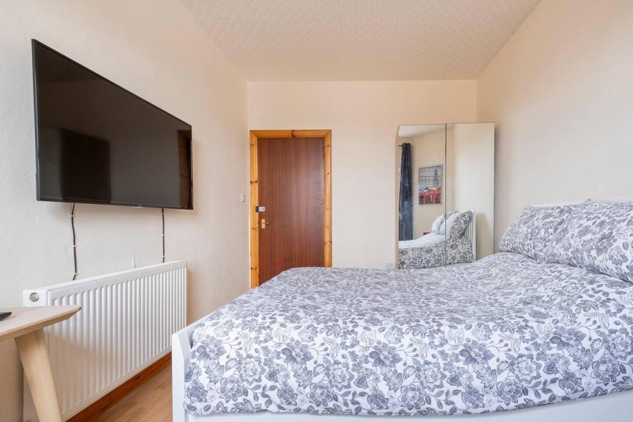 2 Bed Central Ness Apart - May Court Inverness Exterior foto