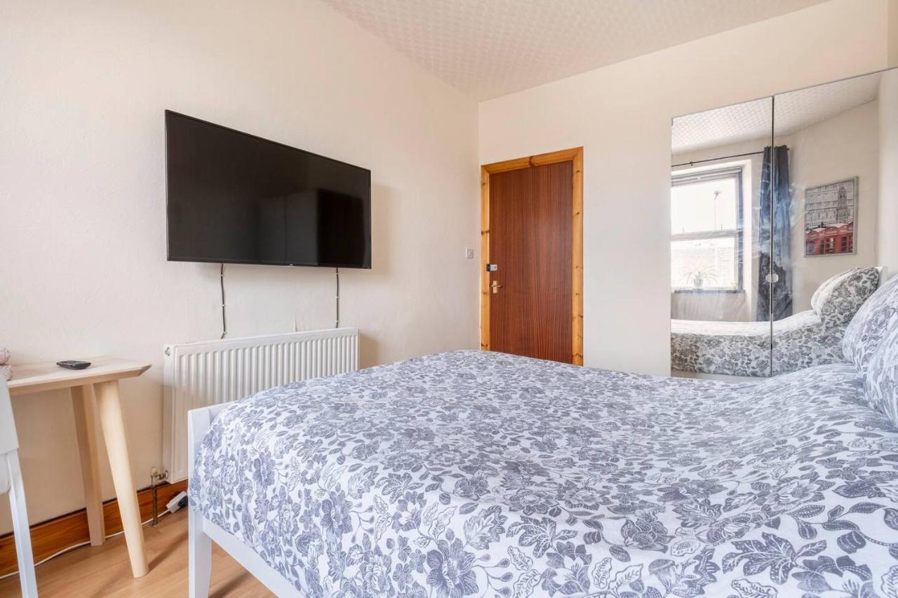 2 Bed Central Ness Apart - May Court Inverness Exterior foto
